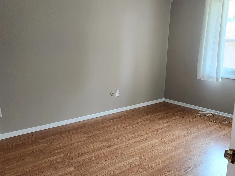 8624 Garfield Ave — Photo 4