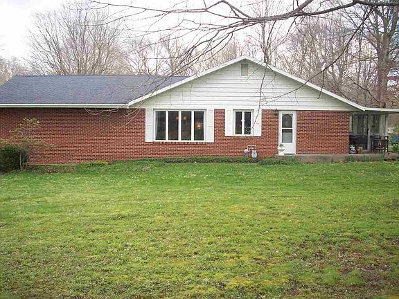 3rd image of 914 Woodmere Dr