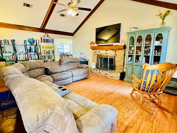5th image of 126 Bent Creek Dr