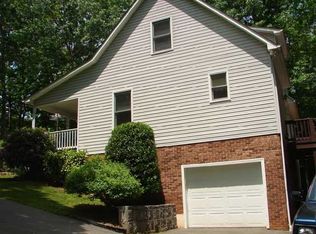 1733 N Pointe Dr, Asheboro, NC 27205