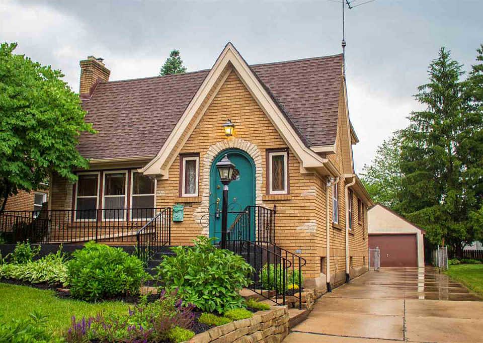 1st image of 130 Robert Ave