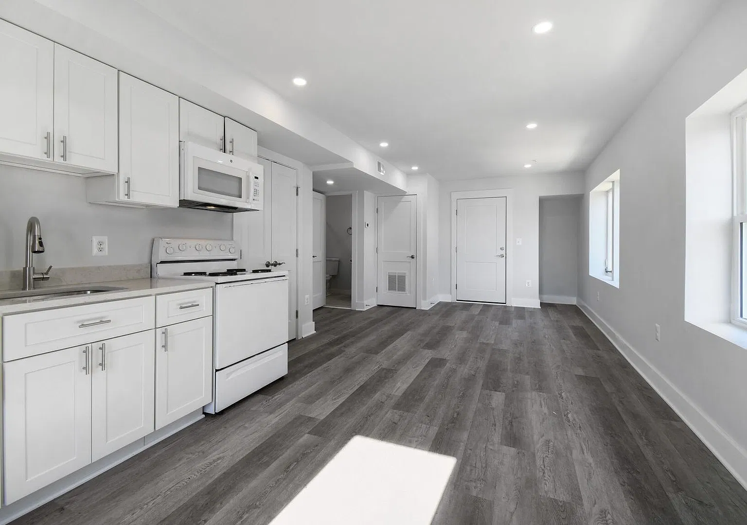 1520 Holbrook — Photo 3