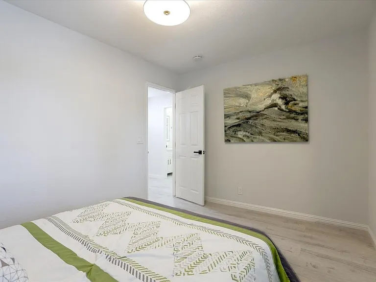 4746 Eagle Lake Dr — Photo 25