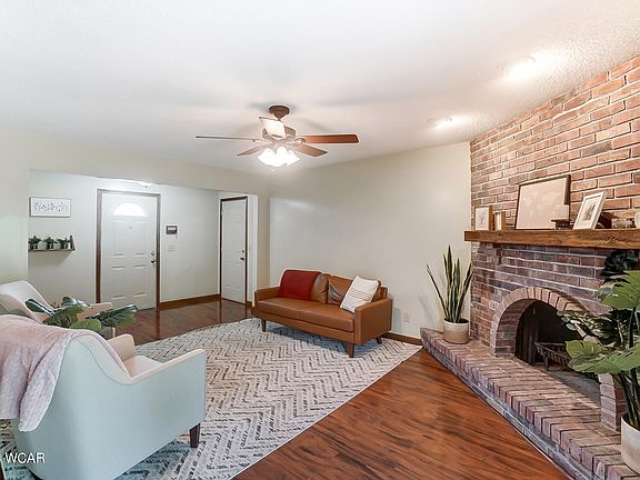 3rd image of 961 Fenway Dr