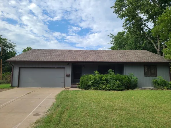 223 E Saline St, Lindsborg, KS 67456