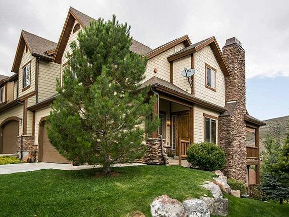 3rd image of 3016 Canyon Link Dr