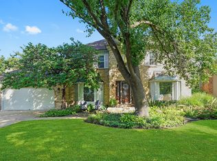 289 Winding Creek Dr, Naperville, IL 60565