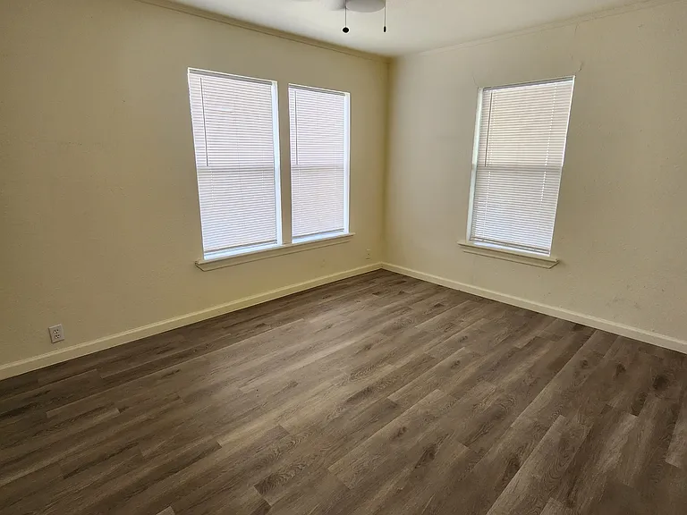 2901 Frederick Dr — Photo 3