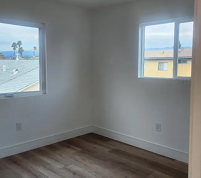 6012 Farmdale Ave — Photo 2
