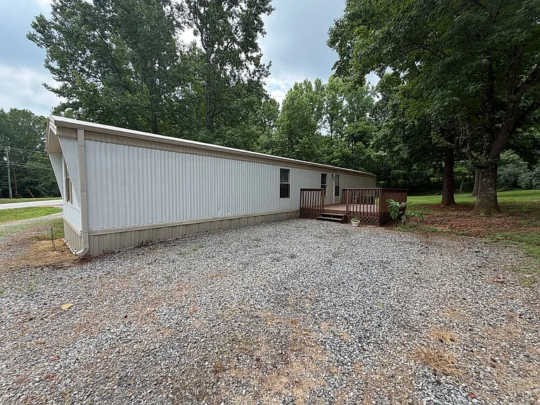 3245 Wilkesboro Hwy — Photo 10