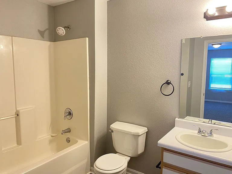 2113-2119 Ringgold Ct — Photo 43