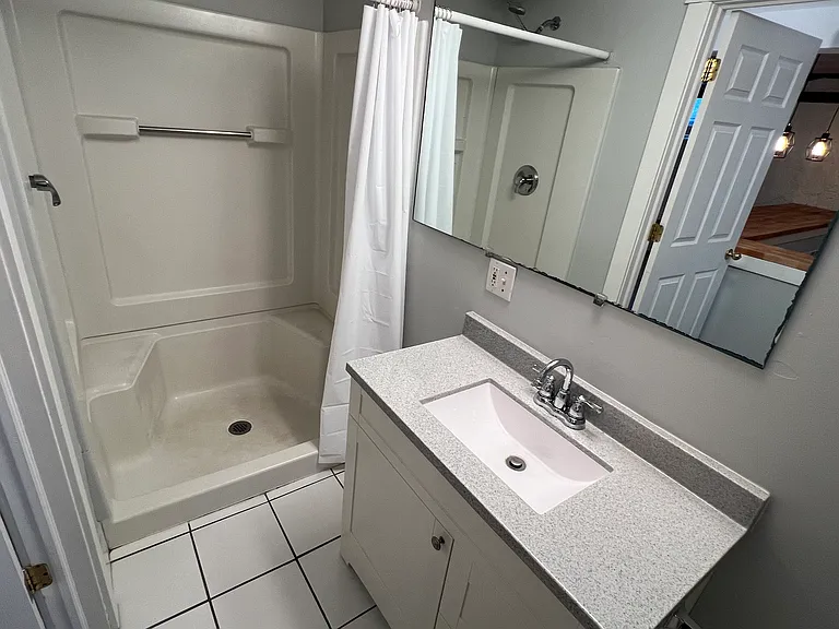 161 Prospect Ave NE #B — Photo 14