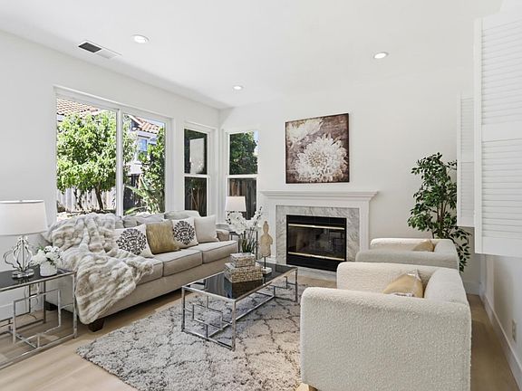 4th image of 1555 Mission Springs Cir