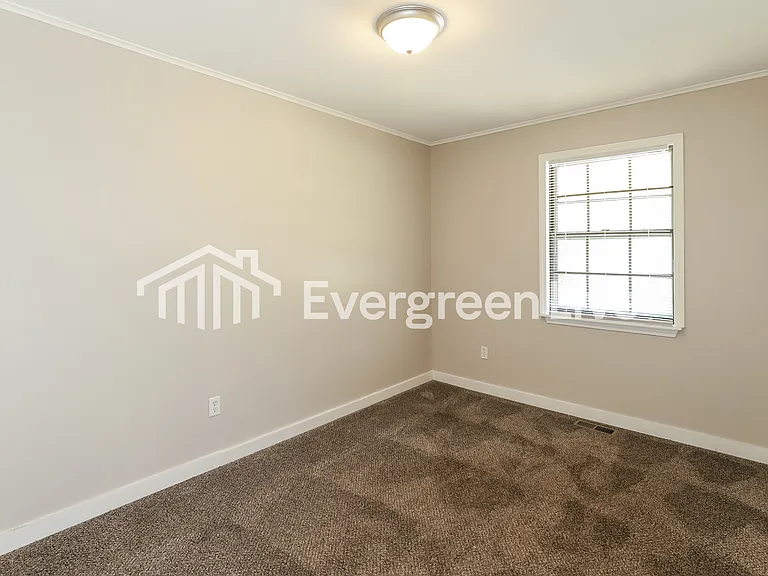 219 SE Bordner Dr — Photo 10