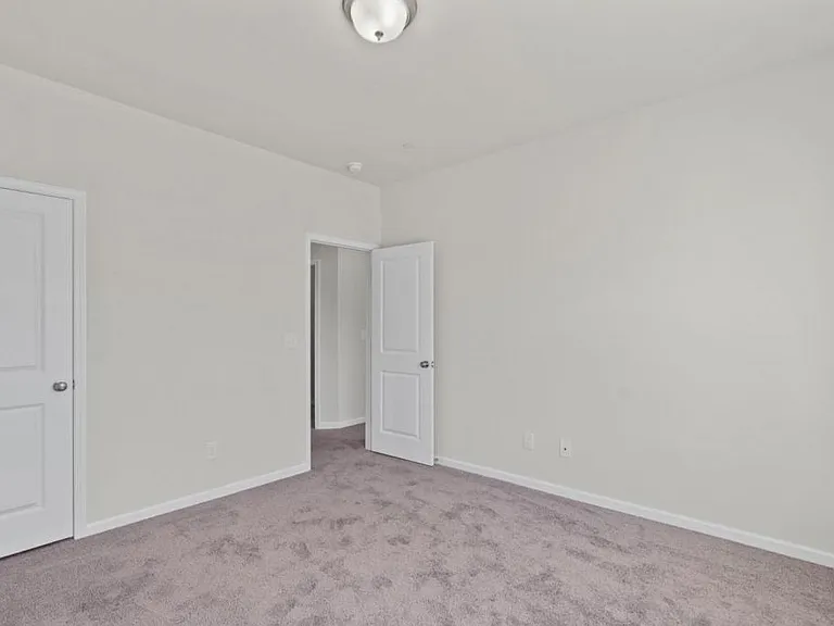 223 Emmett Dr — Photo 21
