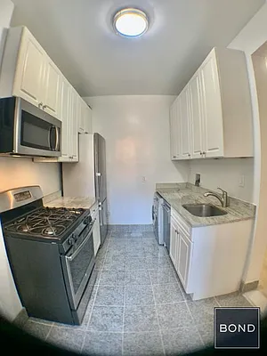 Rented by Bond New York | media 23