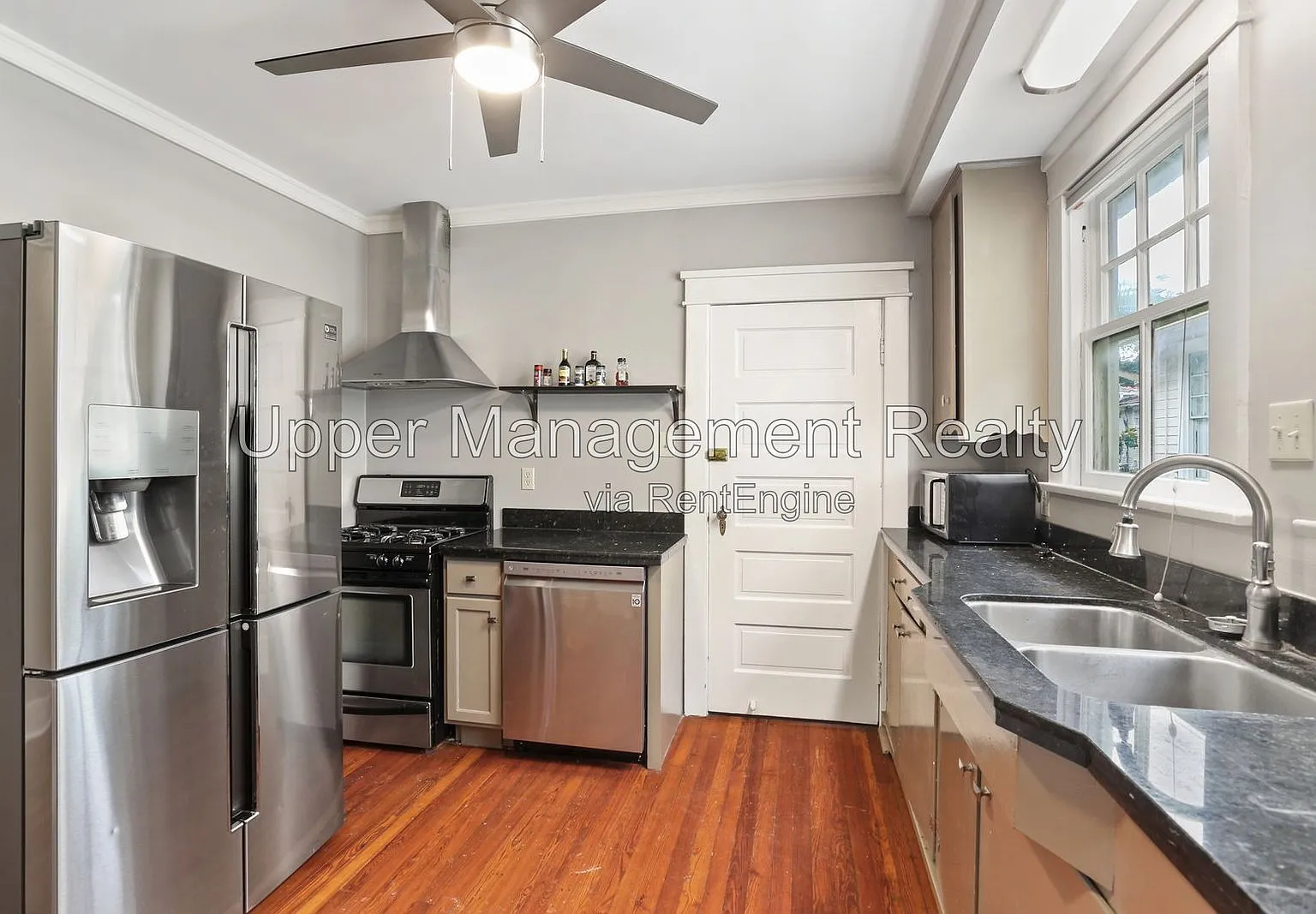 3 bed, 2.0 bath — Photo 3