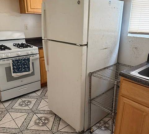 5th image of 139 Locust Hill Ave Floor 2
