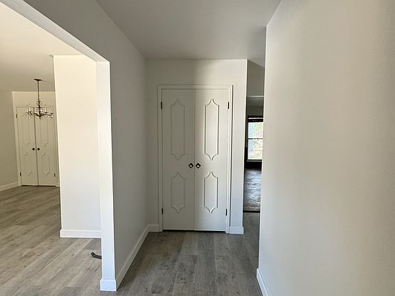 5th image of 3684 Monsols Dr
