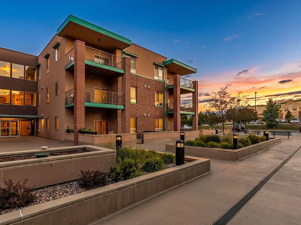 1053 W Century Dr #310