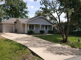 304 S Jefferson St, Spring Hill, KS 66083