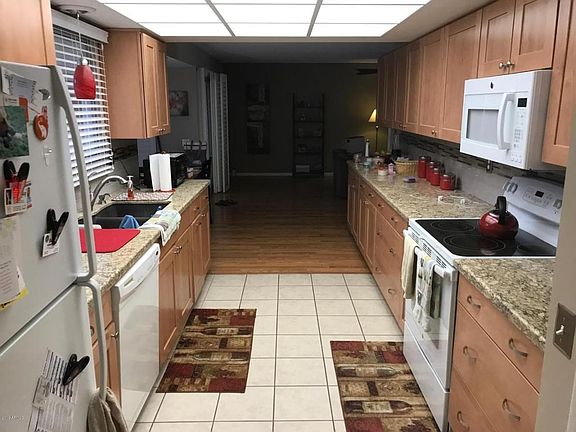 3rd image of 12903 W Flagstone Dr
