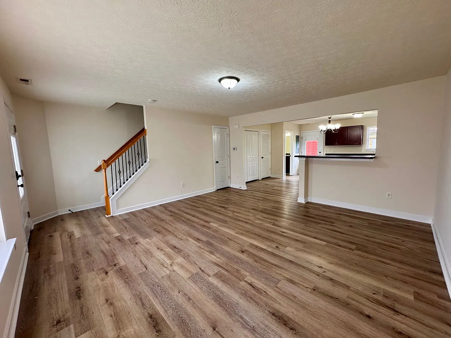 Townhouse for Rent in Beacon Hill — Photo 2