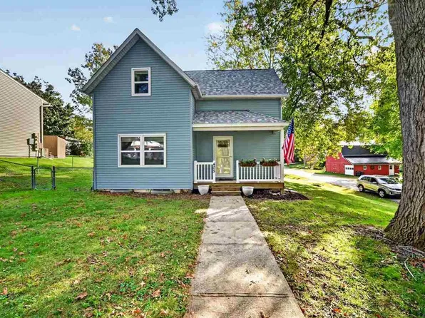 405 N 4th St, West Branch, IA 52358