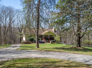 1805 Sunshine Ln, Signal Mountain, TN 37377
