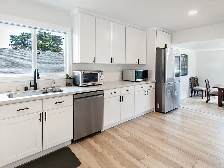 460 Valverde Dr — Photo 9
