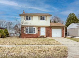 8645 Deering St, Ypsilanti, MI 48198