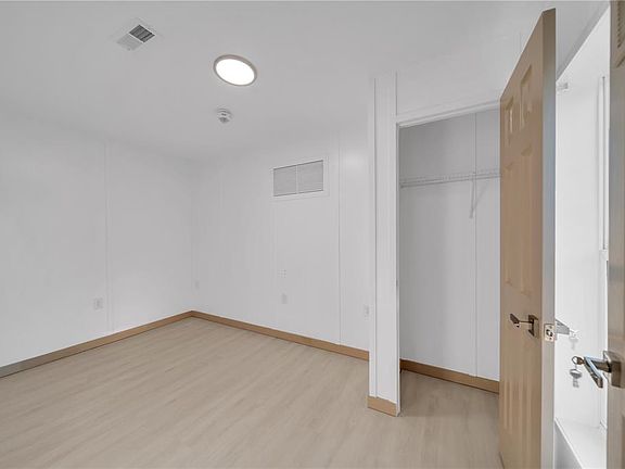 3rd image of 7483 Danvers Cir