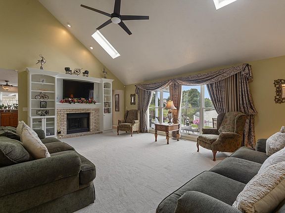 3rd image of 1033 Hermitage Dr