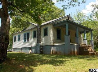 124 Fairview Dr, Lenoir, NC 28645