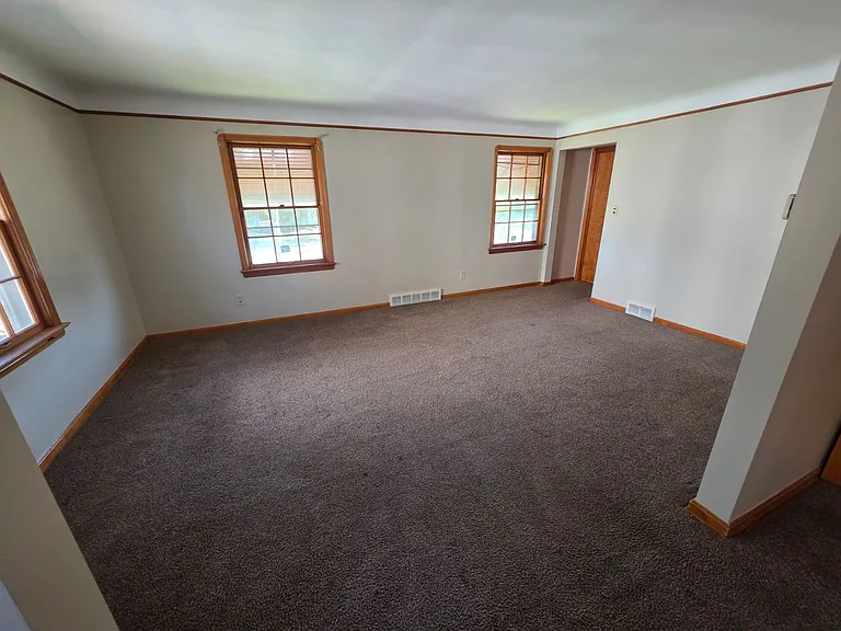 18709 Chagrin Blvd — Photo 5