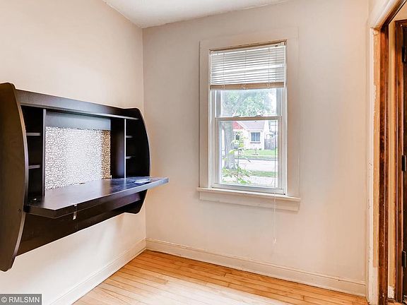 5th image of 3106 Lincoln St NE