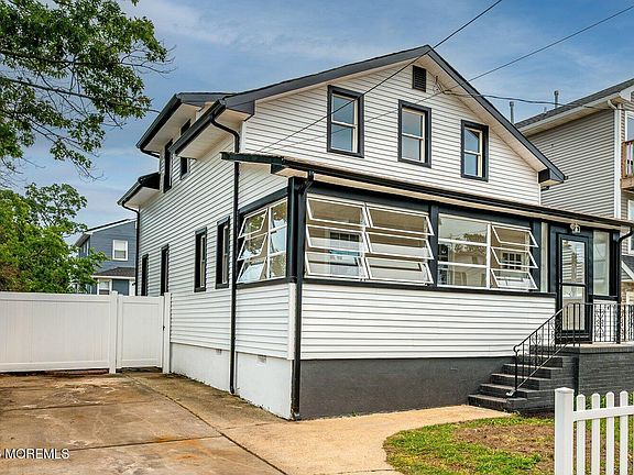 2nd image of 27 Birchwood Avenue