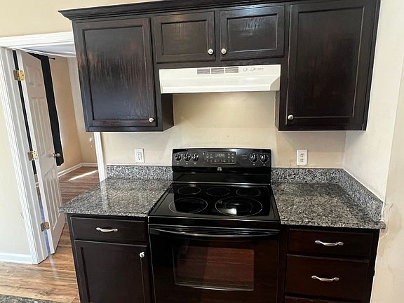 5th image of 139 Huntington Dr