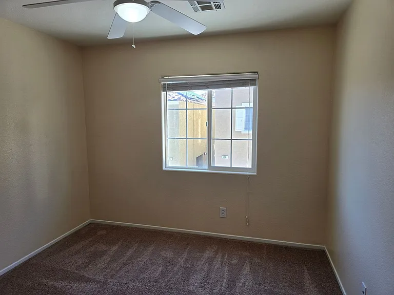 9160 Column Ct — Photo 33