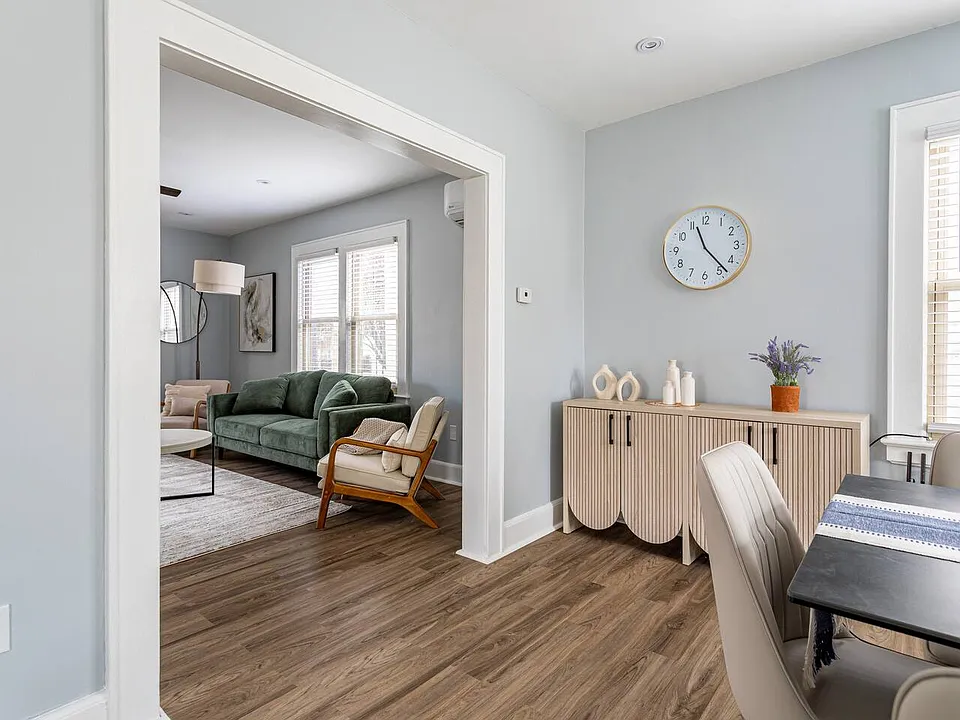 11 Edison St