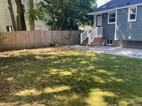 5th image of 830 Hempstead Blvd