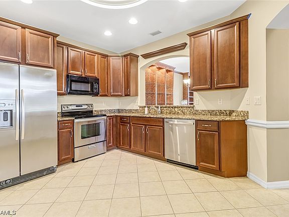 5th image of 2425 Laurentina Ln