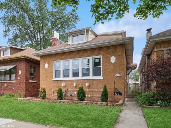 8221 S Kenwood Ave, Chicago, IL 60619