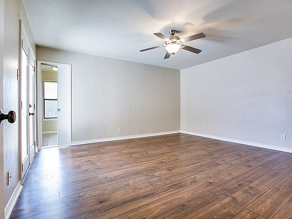 4th image of 3805 Threeawn Trl