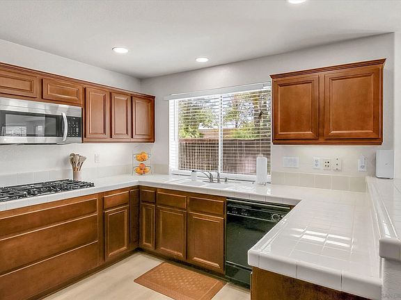 5th image of 25864 Marco Polo St