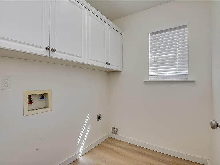 909 Watsonia Dr — Photo 13