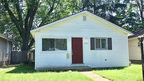 2nd image of 1010 Kinyon St