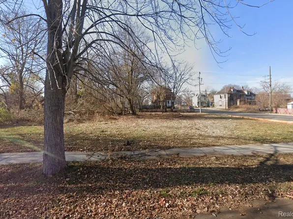 4547 Sheridan St, Detroit, MI 48214