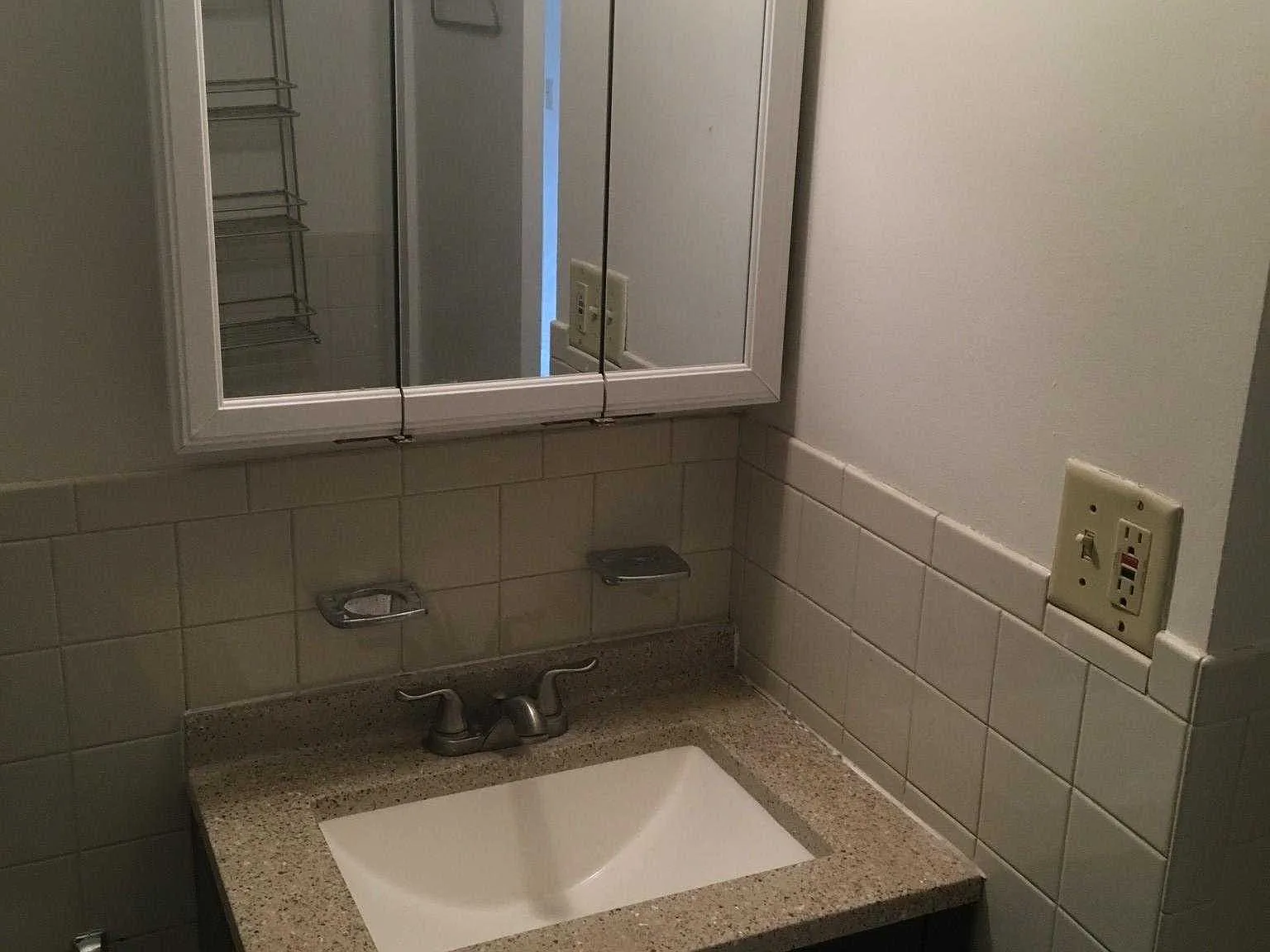 4 bed, $4,200 — Photo 1
