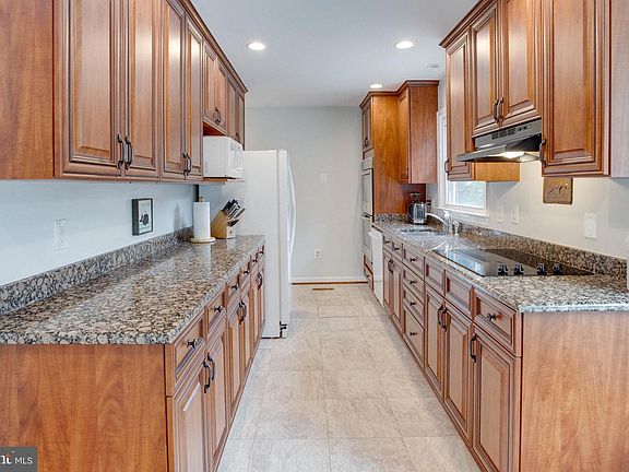 5th image of 6113 Saddle Horn Dr